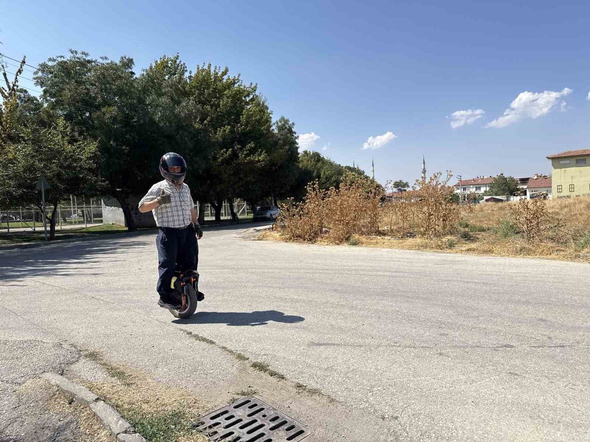 60 yaşında tek tekerle 4 bin kilometre