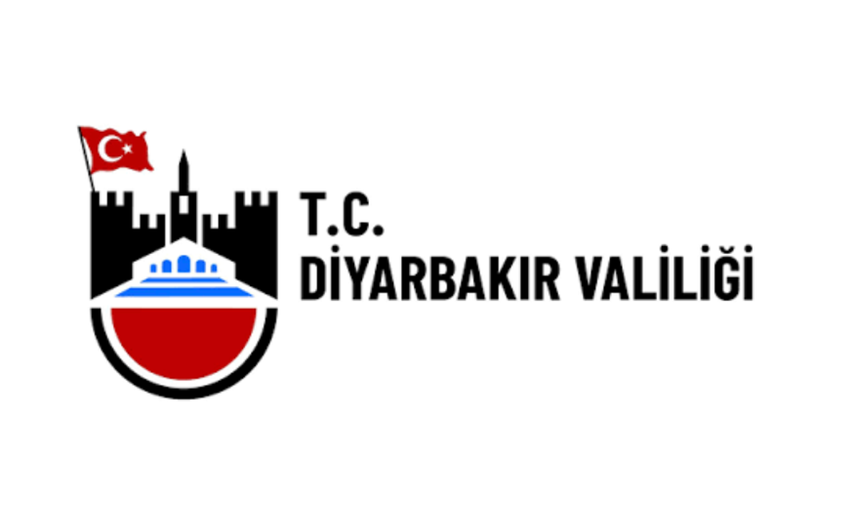 Diyarbakır'da Trabzonspor Taraftar Otobüsüne Taşlı Saldırı