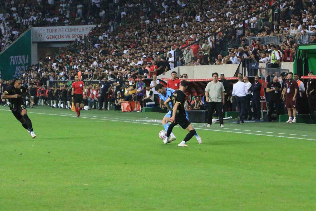 Amed Sportif Faaliyetler 1-1 Trabzonspor: İlk Yarıda Goller ve Kurtarışlar
