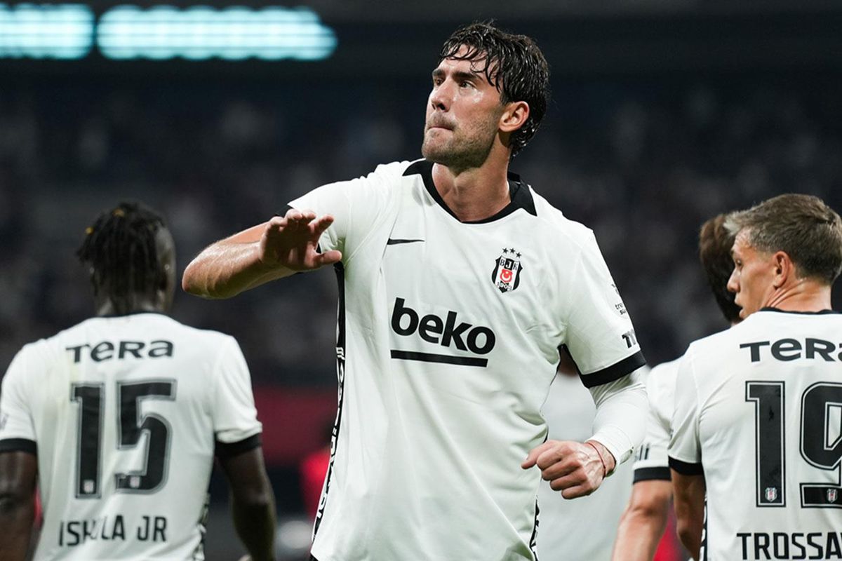 Vlahovic'i tutabilene aşk olsun! Dolmabahçe'de şov yaptı