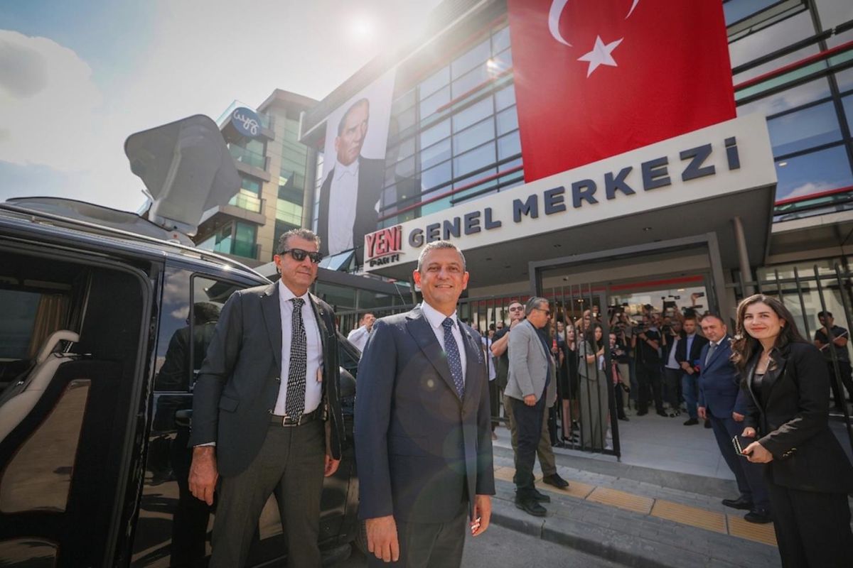 Photo: haberler.com Özgür Özel partisinin bütçesini açıkladı! İşte 38 günde toplanan para