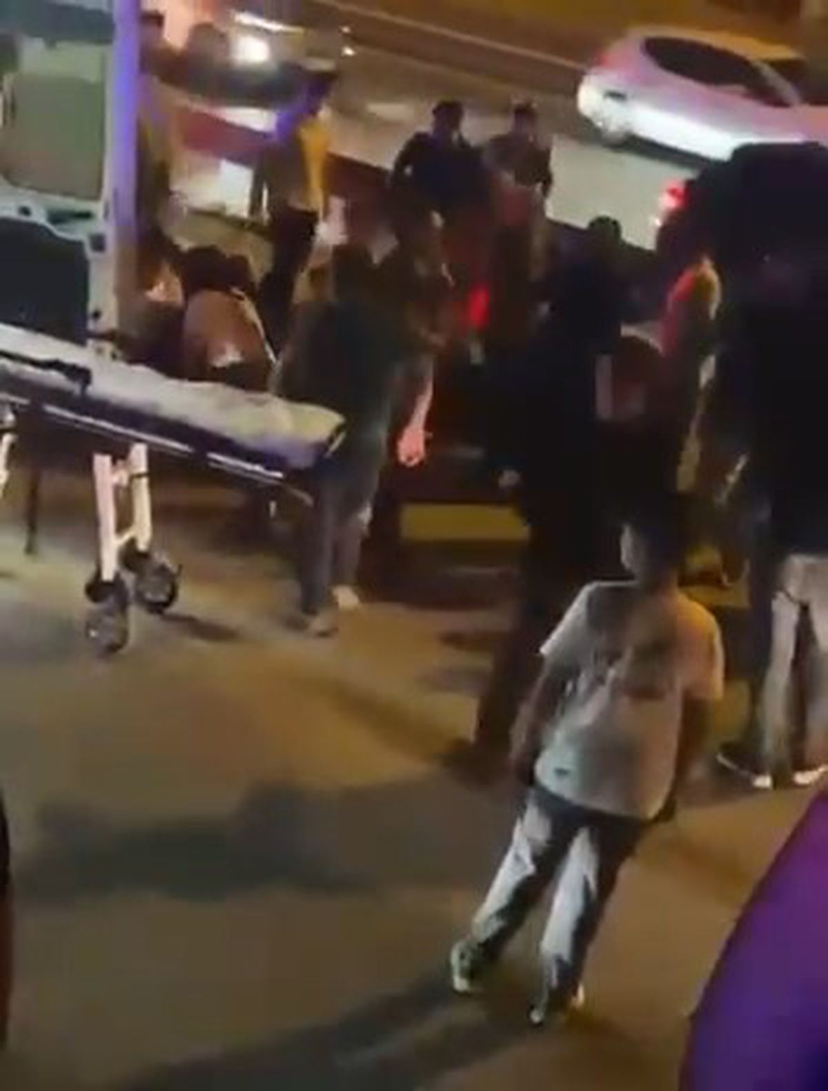 Bursa'da Otomobil İki Yayaya Çarptı: 1 Ağır Yaralı