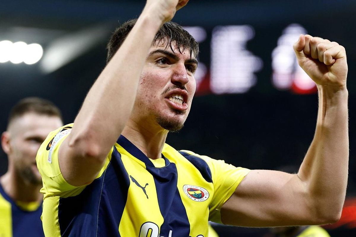 Yusuf Akçiçek yeniden Galatasaraylı oluyor