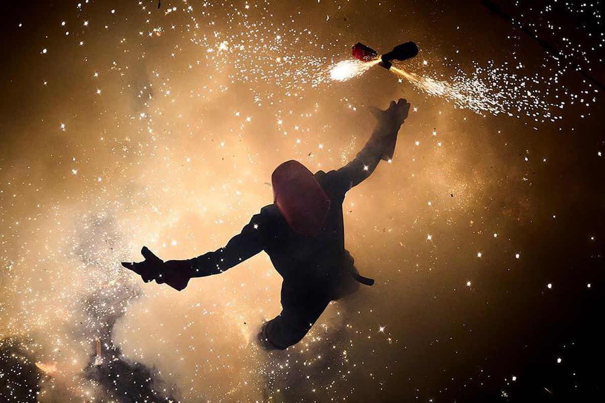 Paterna'da Geleneksel La Corda Havai Fişek Festivali Renkli Görüntülere Sahne Oldu