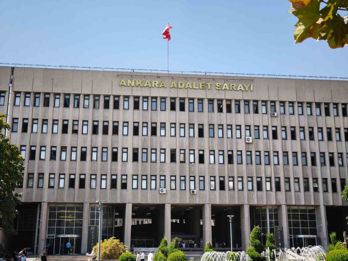 Eski Bakan Şahin, Alihan Kuriş soruşturmasında ifade verdi
