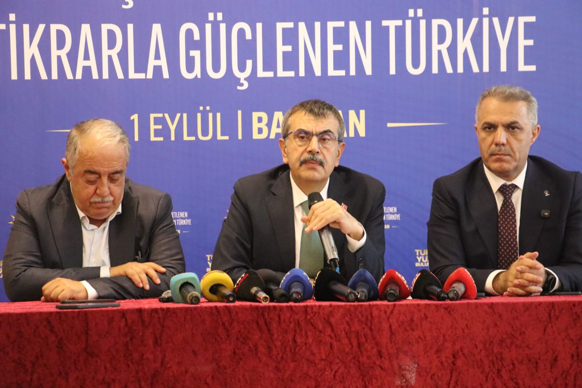 Bakan Tekin: 'Şimdi Artık Top Bizde'