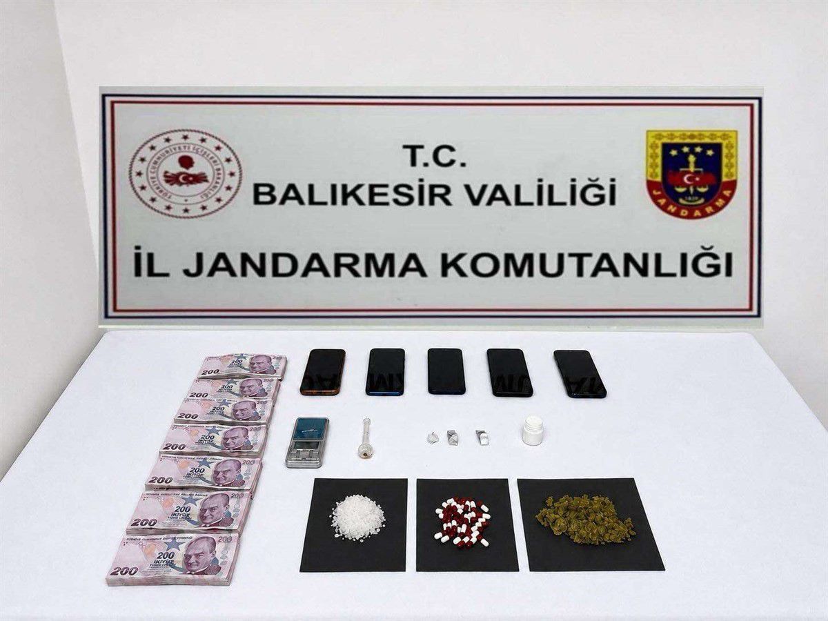 Balıkesir'de Uyuşturucu Operasyonu: 21 Gözaltı