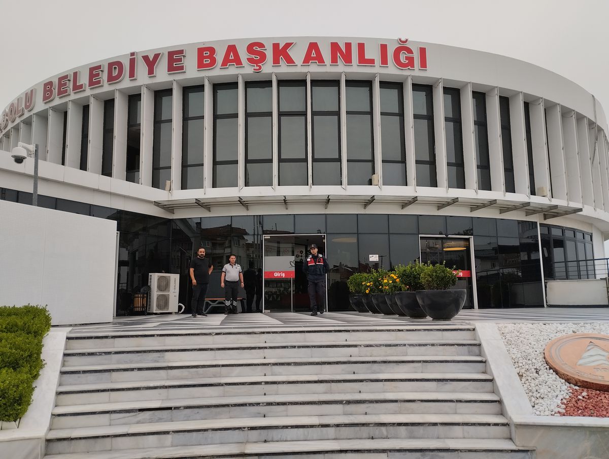 Bolu Belediyesi'nde Çöp Toplama Skandalı: 22 Gözaltı