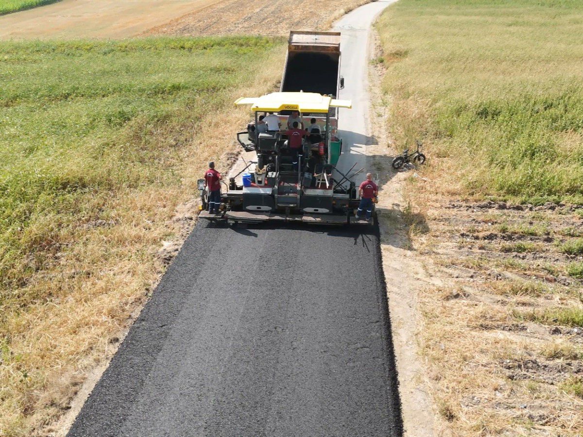 Bolu'da Çaygökpınar Grup Yolu'nda Asfalt ve İyileştirme Çalışmaları Başladı