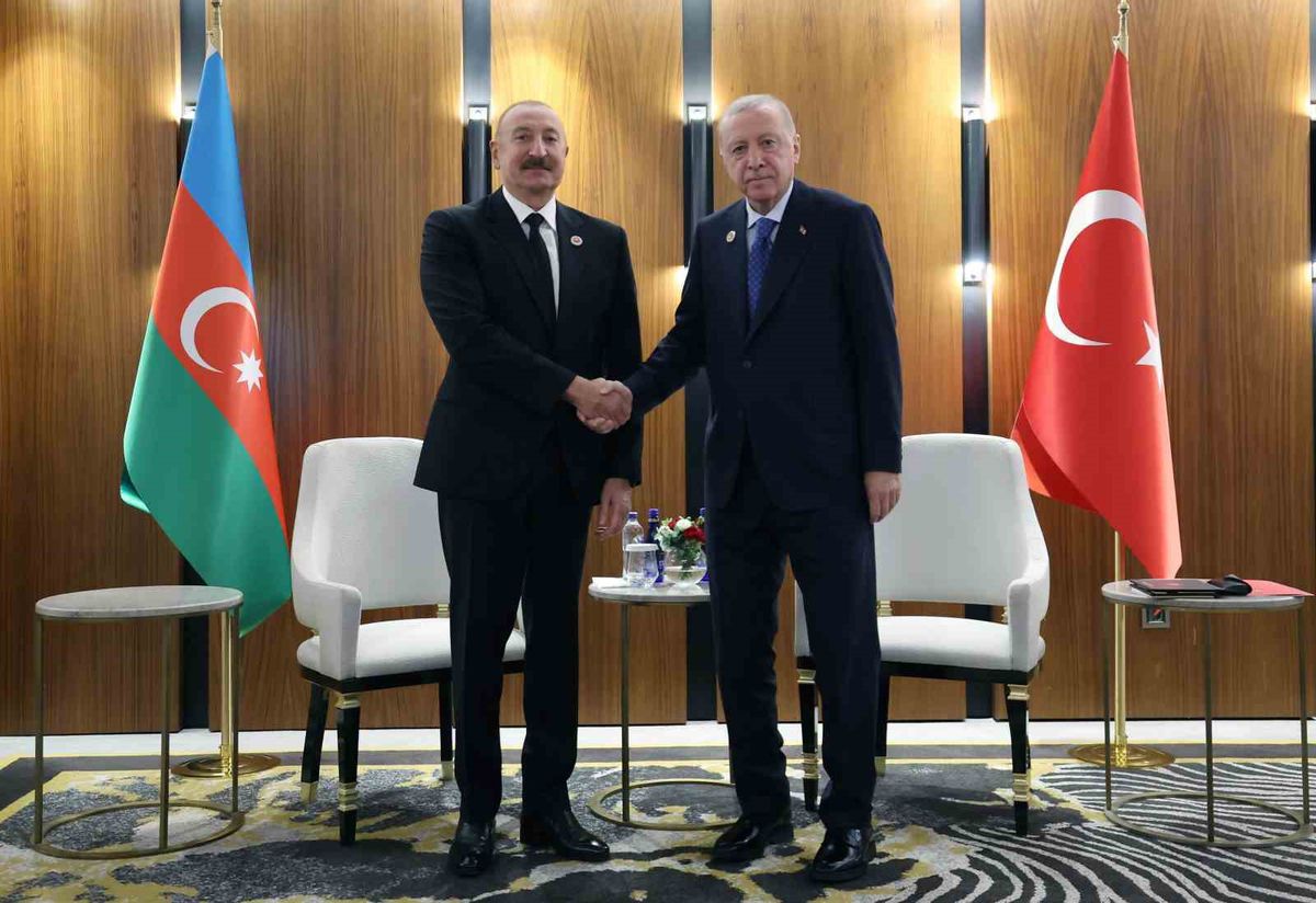Erdoğan ve Aliyev Bişkek'te buluştu