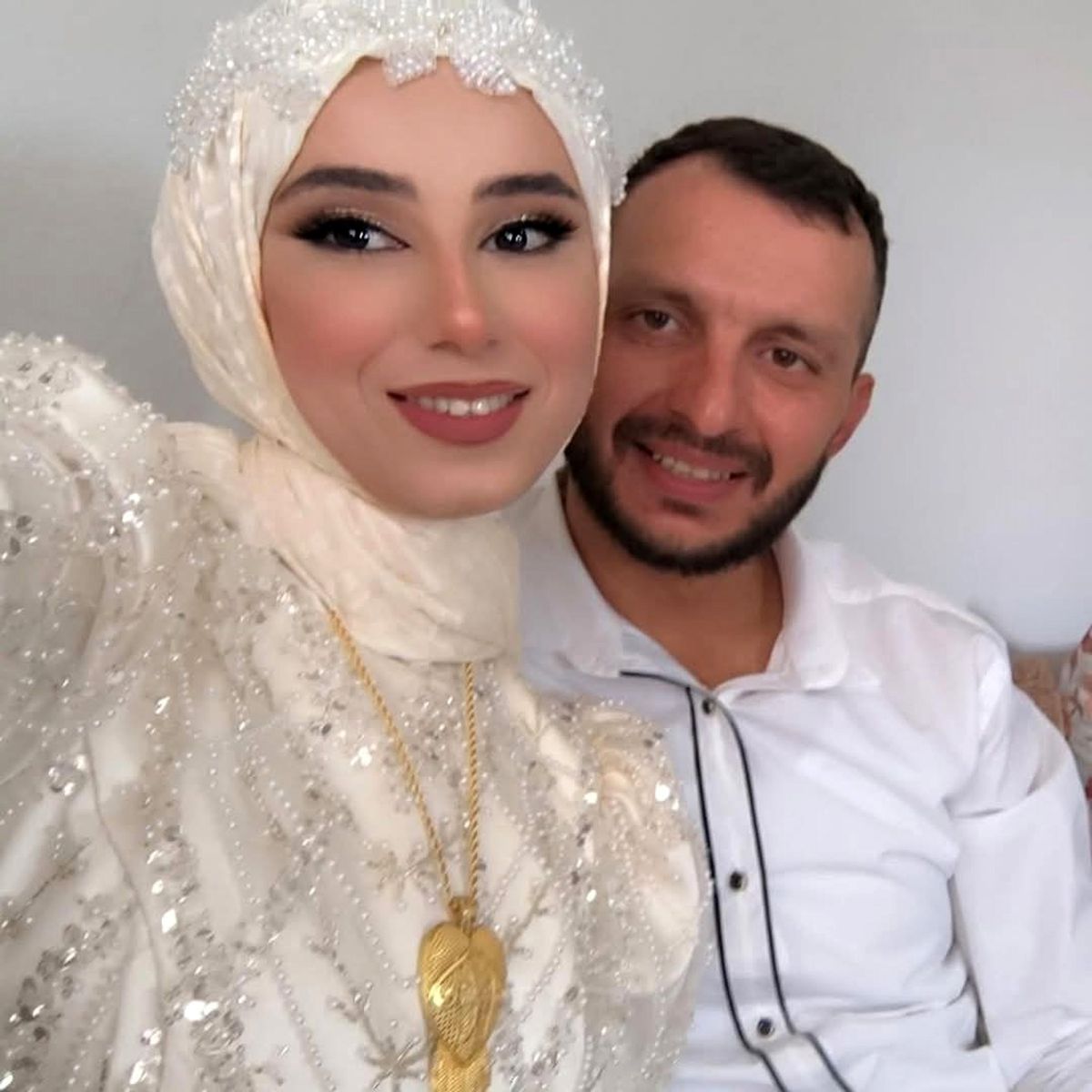Cansız bedenleri banyoda bulunmuştu! Genç çiftin kesin ölüm nedeni belli oldu