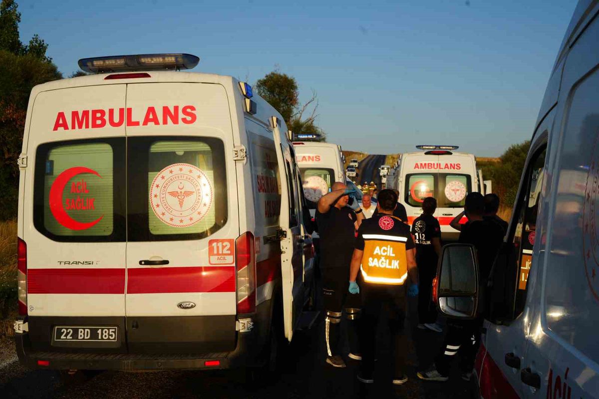 Edirne'de Zincirleme Kaza: 6 Yaralı