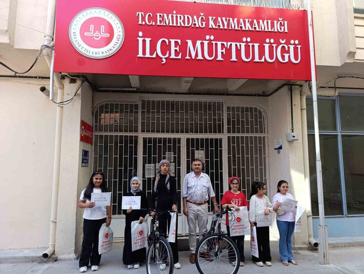Emirdağ'da Camiler Arası Bilgi Yarışması Ödülleri Sahiplerini Buldu