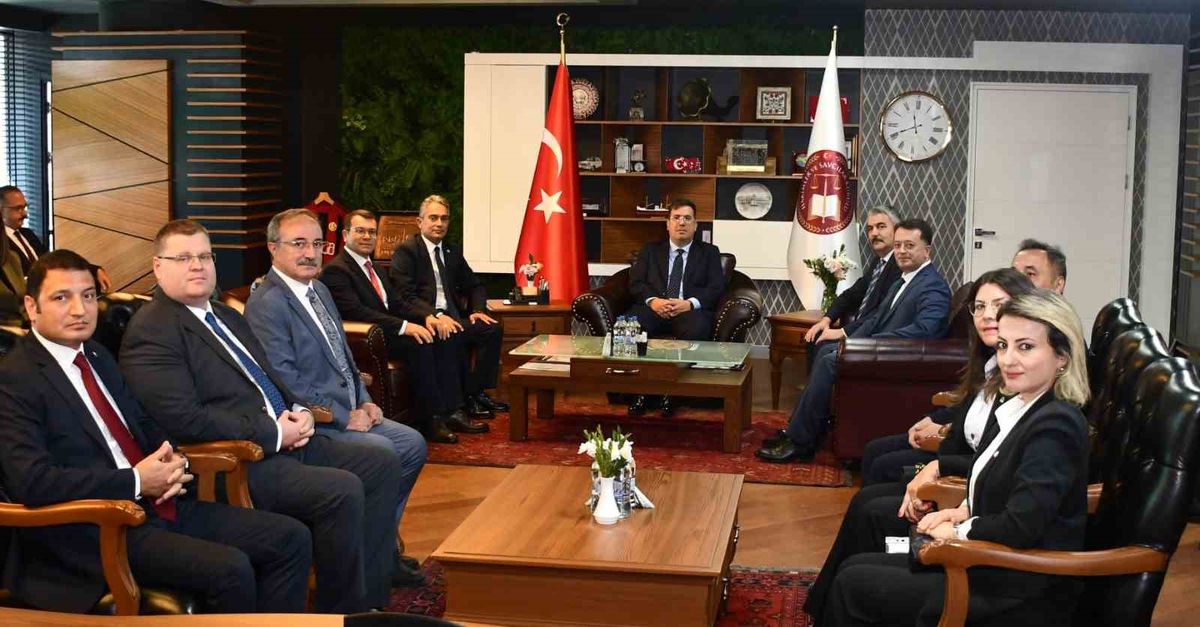 Eskişehir'de Yeni Adli Yıl Açılışı: Bakan Yardımcısı Tuncay'dan Anlamlı Ziyaret