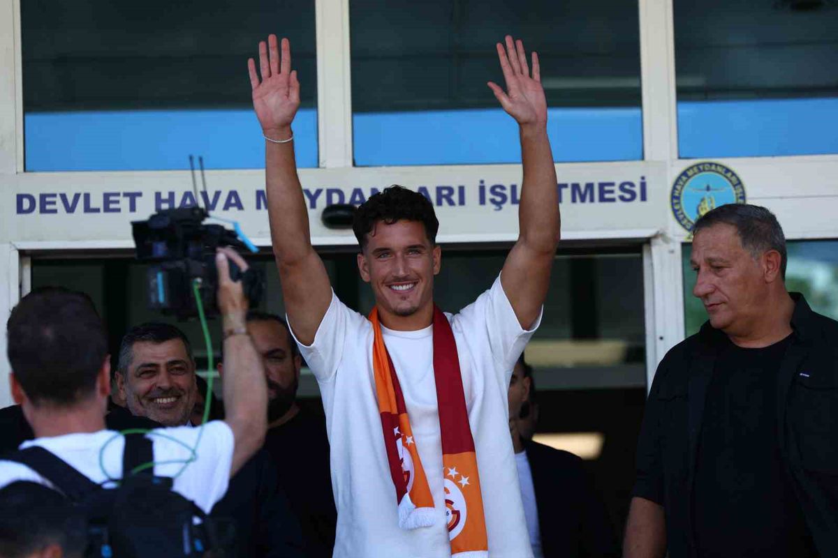 Deniz Gül İstanbul'da! Galatasaray'ın Yeni Transferi Heyecanlı