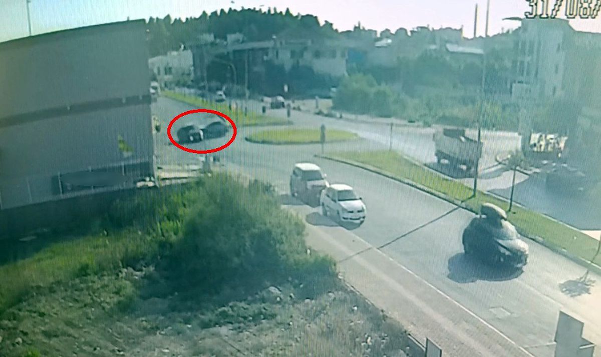 Manavgat'ta kavşak kazası kamerada
