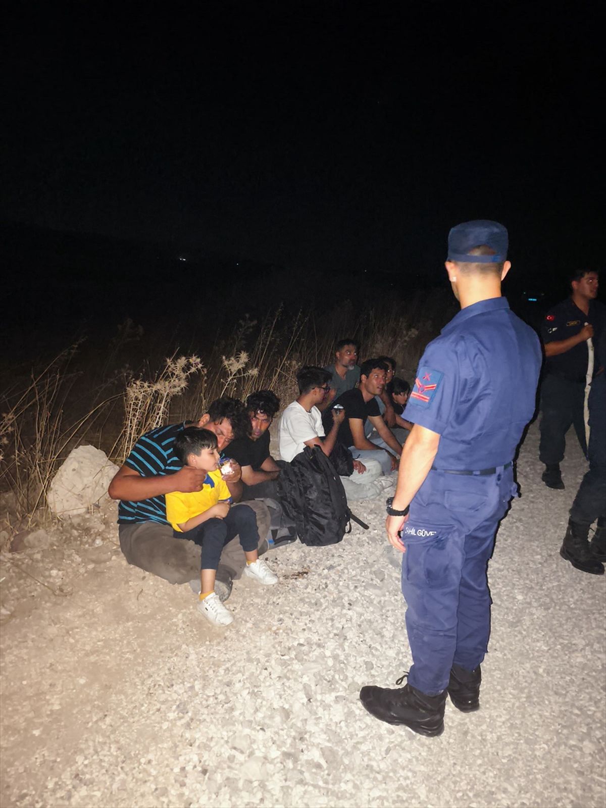 Çeşme'de 18 Düzensiz Göçmen Kurtarıldı