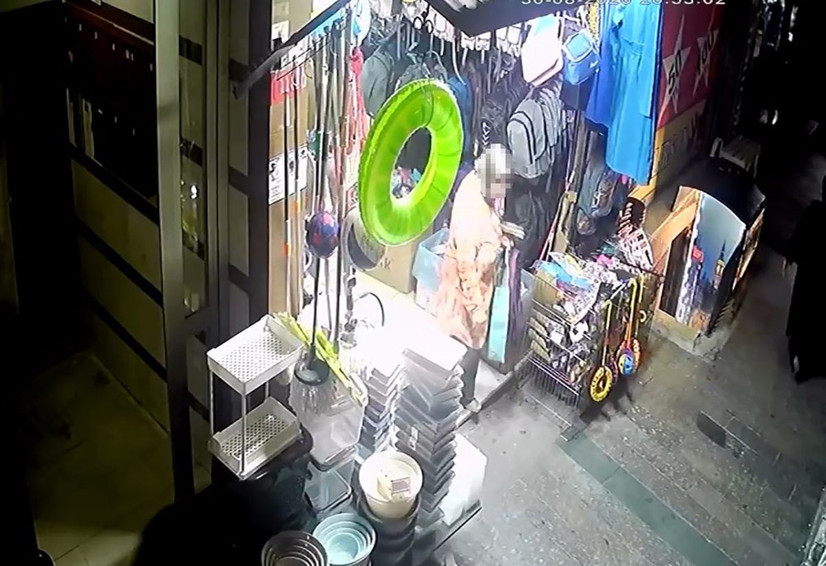 Hırsız Kadın Çaldığı Çantayı İade Etmeye Geldi