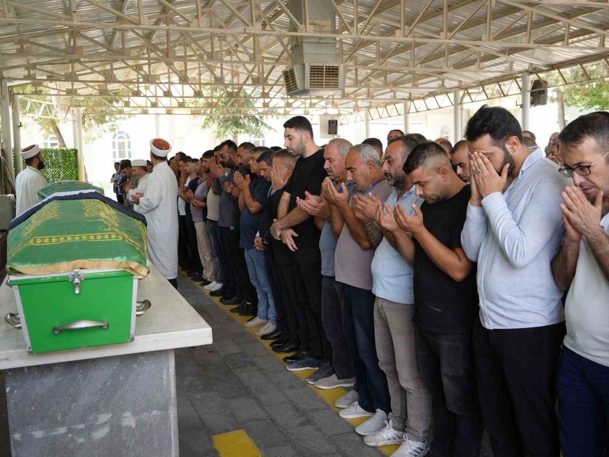 KKTC Açıklarındaki Gemi Faciasında Hayatını Kaybeden Nisa Törer Gaziantep'te Son Yolculuğuna Uğurlandı