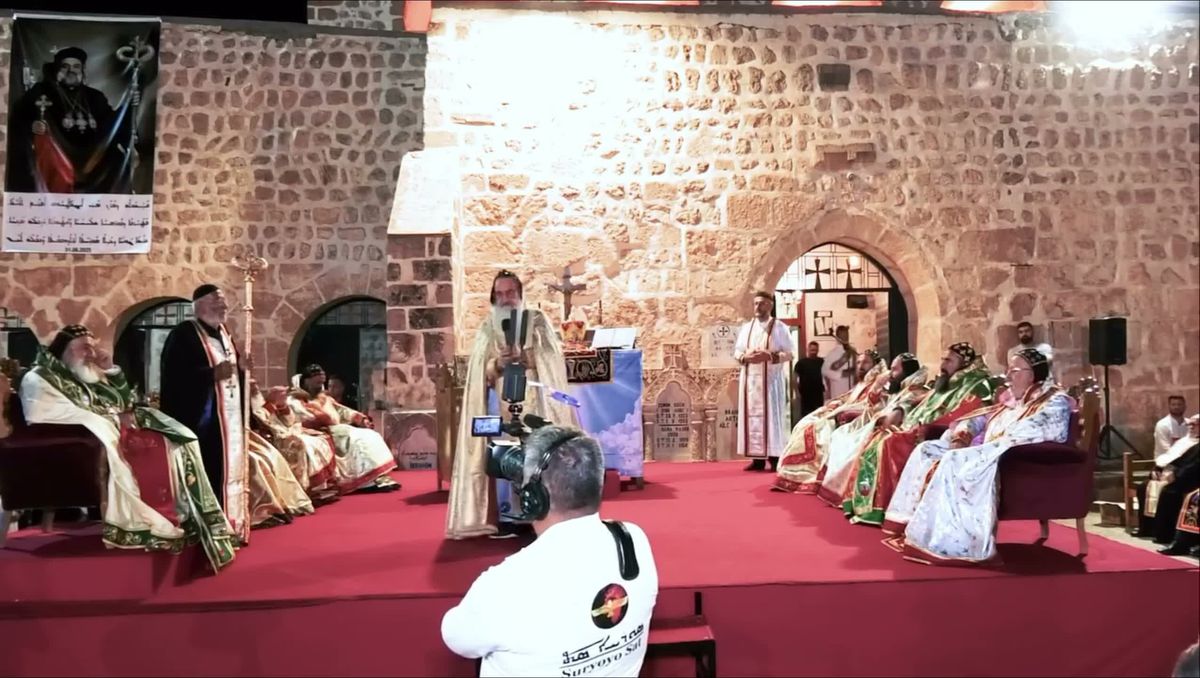 Süryani Patriği II. Afrem, Midyat'taki Tarihi Manastırda Ayin Yönetti