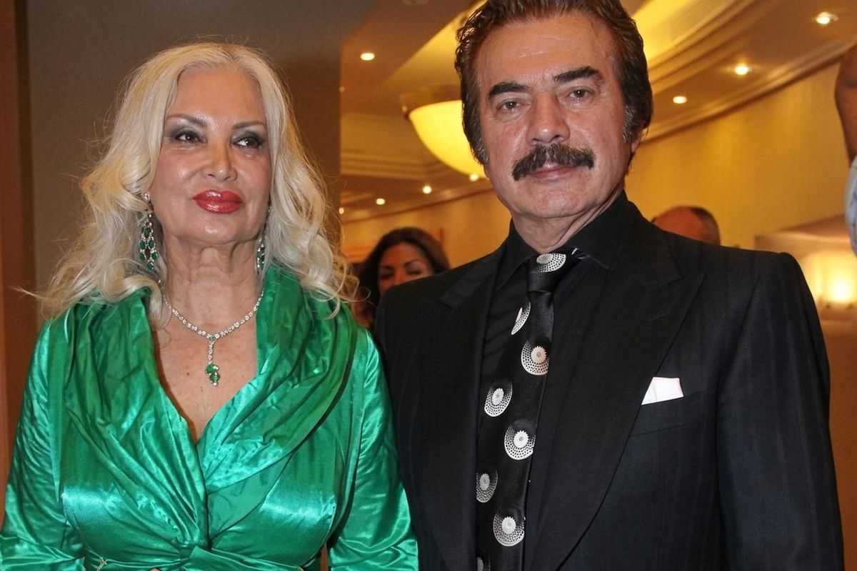 Orhan Gencebay'ın eşi 82 yaşında bikinisiyle poz verdi