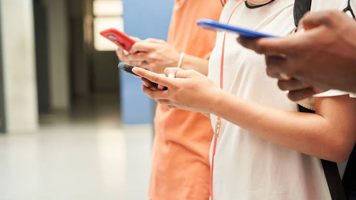 Polonya'da İlkokullarda Telefon Kullanımı Yasaklandı