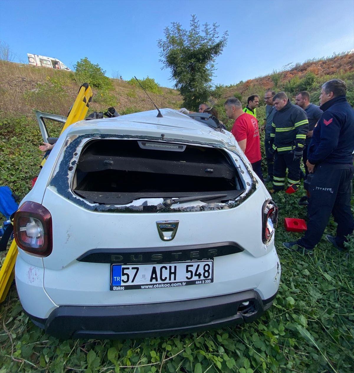 Sinop'ta Otomobil Devrildi: 2 Yaralı