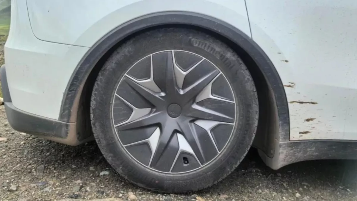 Tesla Model Y L'de Süspansiyon Çökme Şikayeti: Çin'de Tepkiler Artıyor