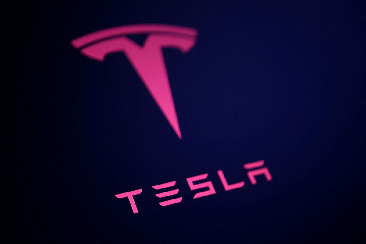 Tesla'nın Avrupa'daki Ağustos Kayıtları Karışık Sinyal Verdi