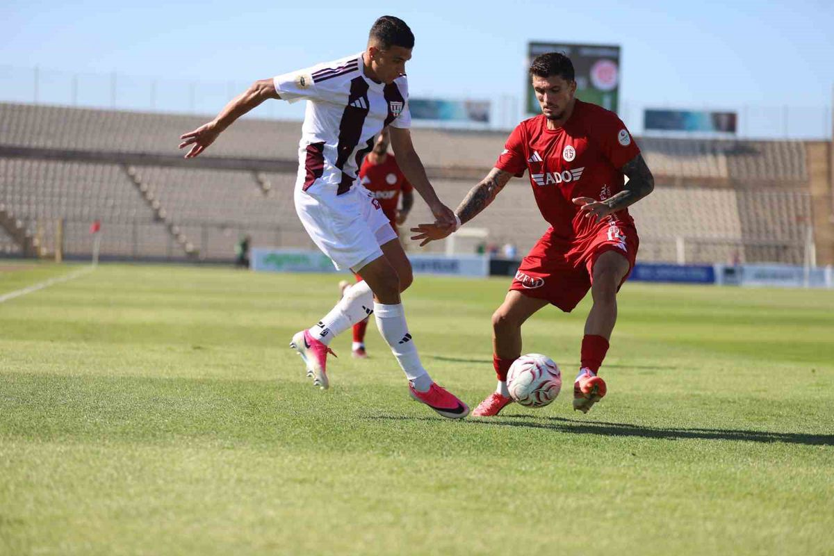 Bandırmaspor sahasında Antalyaspor'a 1-0 mağlup oldu