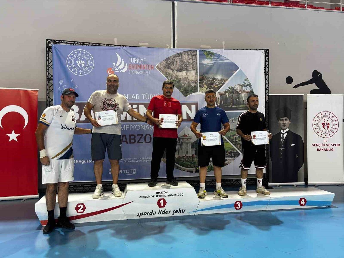 Başkomiser Mezher Şimşek'ten Badminton'da Çifte Türkiye Üçüncülüğü