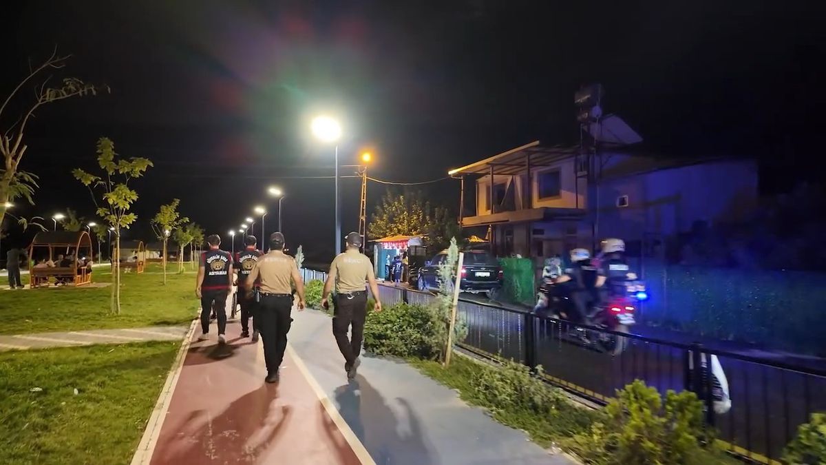 Adıyaman'da Asayiş Uygulaması: 2 Aranan Şahıs Yakalandı, Trafik Cezaları 157 Bin Lirayı Aştı