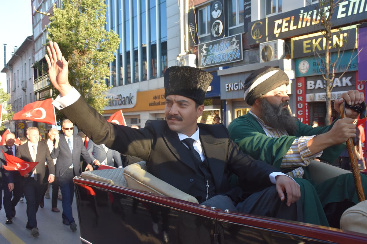 Sivas'ta Atatürk'ün Gelişi Temsili Canlandırıldı