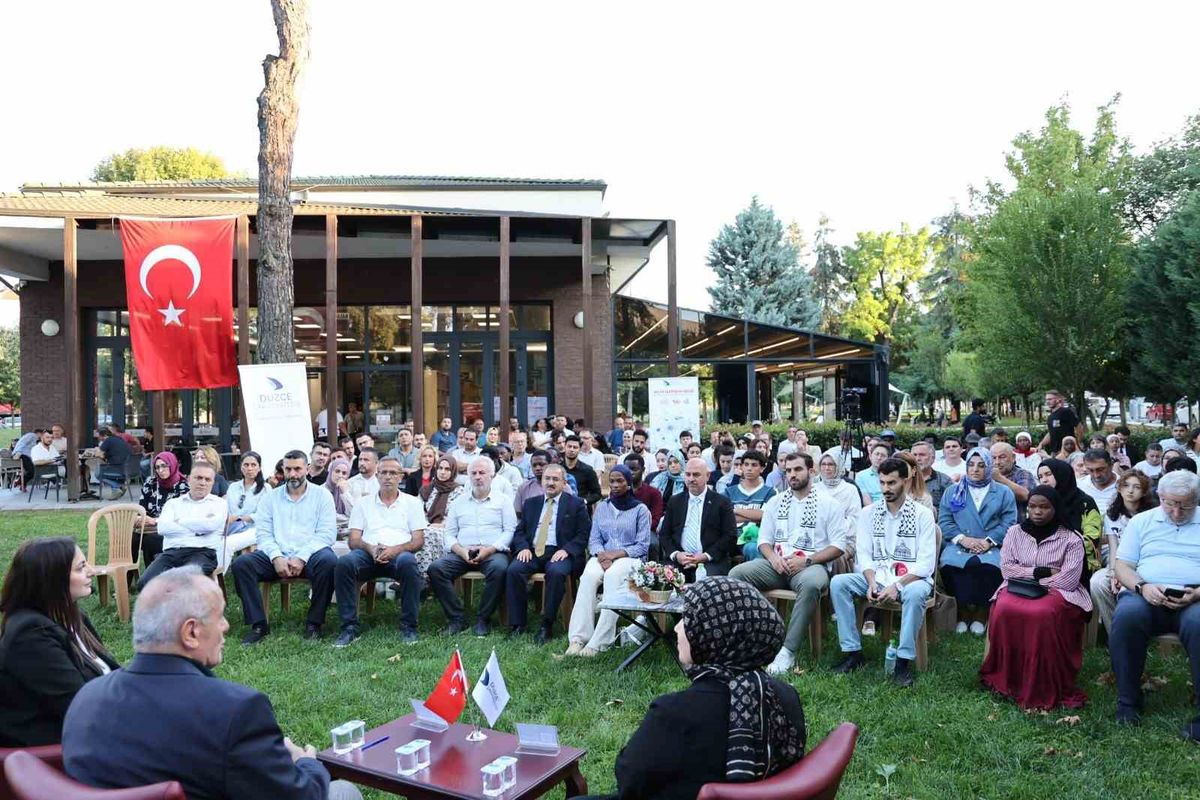 Düzce'de Gazze İçin Bilim Kafe: 'Her Şartta Öğrenmek'