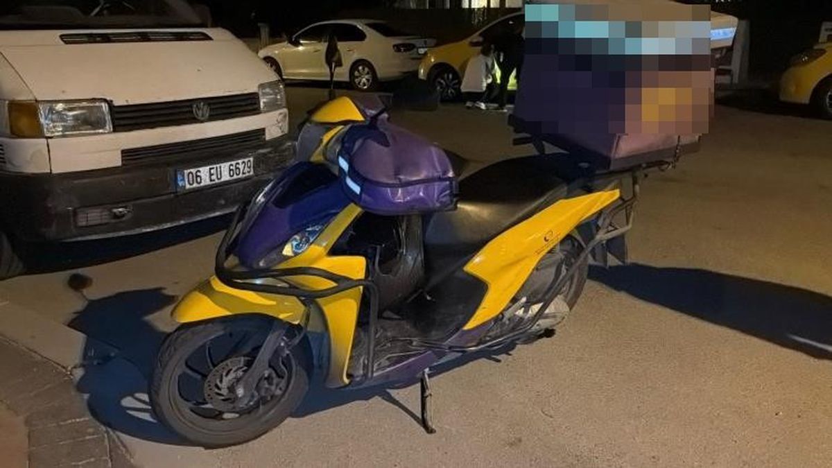 Bolu'da Taksi ile Motosiklet Çarpıştı: Moto Kurye Yaralandı
