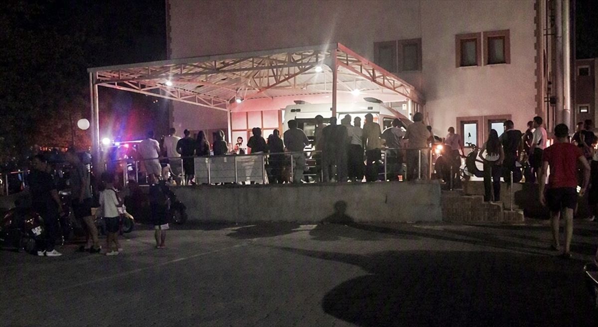 Gelibolu'da bıçaklı kavga: 1 ölü