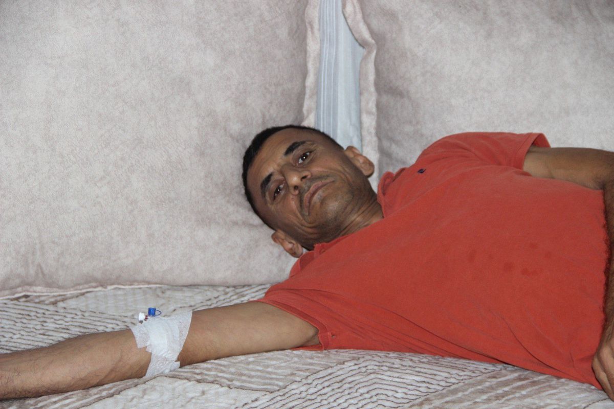 Çay satarak ameliyat parasını biriktirdi, hırsızlar son umudunu da çaldı!