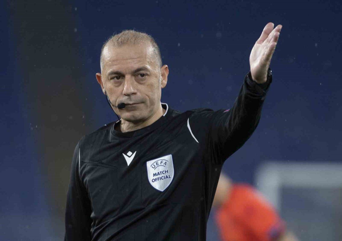 Cüneyt Çakır Rusya'da Hakemliğin Geleceğini Şekillendirecek
