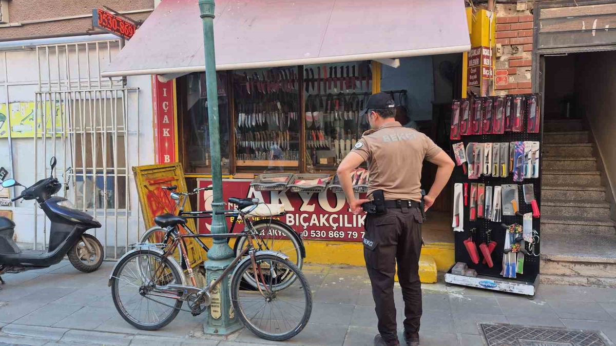 Eskişehir'de Yaşlı Adam Bodrum Katına Düştü