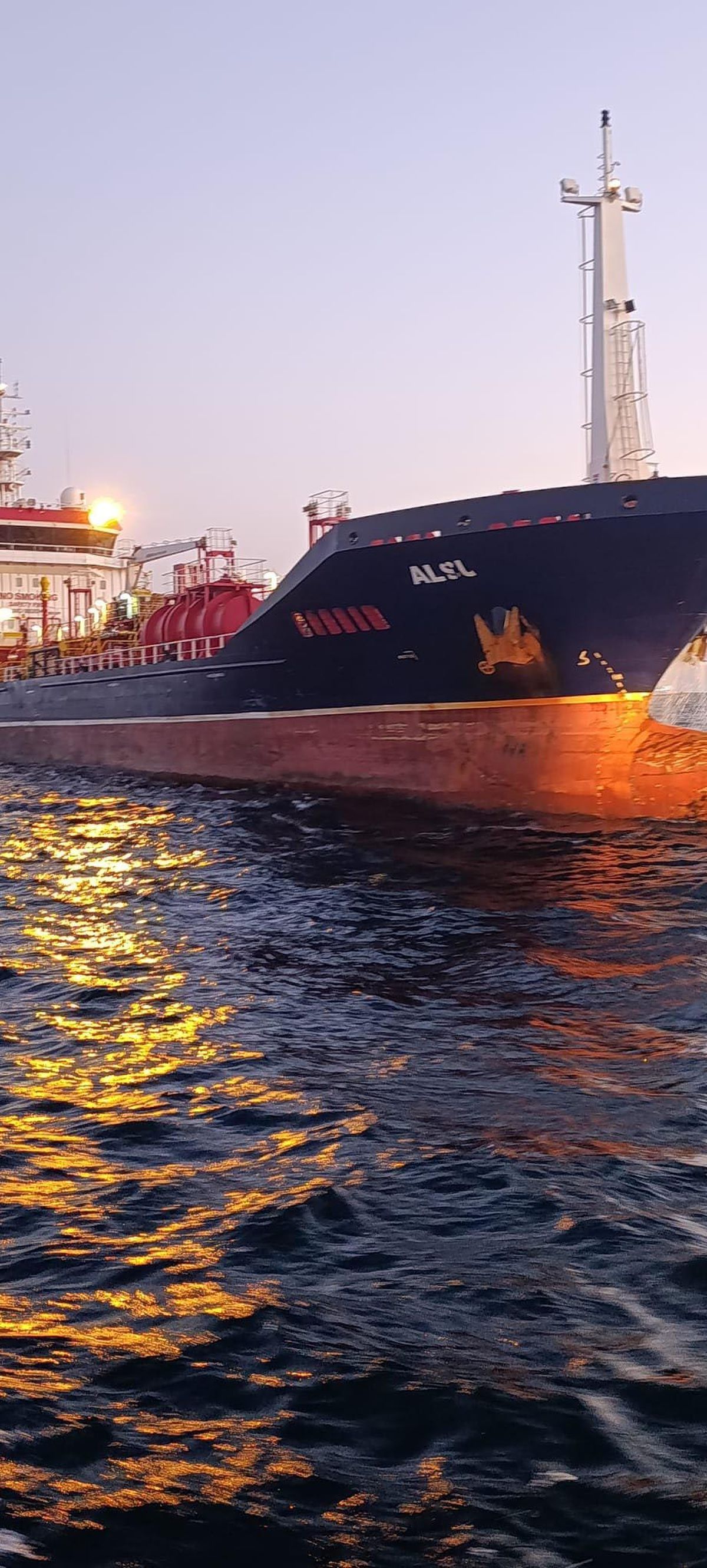 Marmara'da Kuru Yük Gemisi Battı: 10 Mürettebattan Henüz Haber Yok
