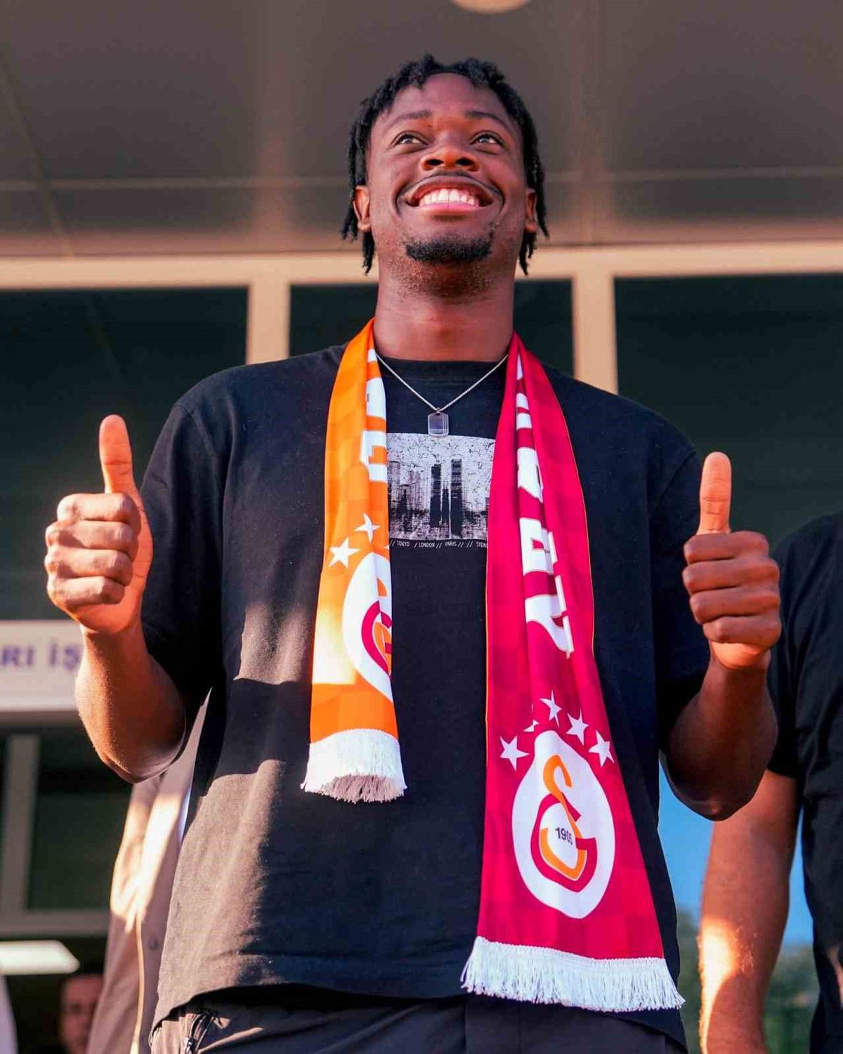 Galatasaray, Bitshiabu'yu Kiraladı