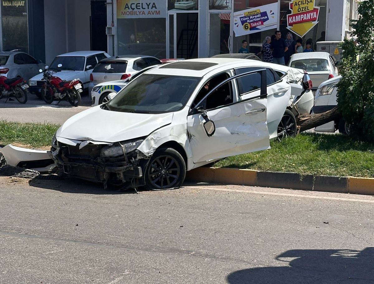 İslahiye'de Aynı Aileden 4 Kişi Kazada Yaralandı