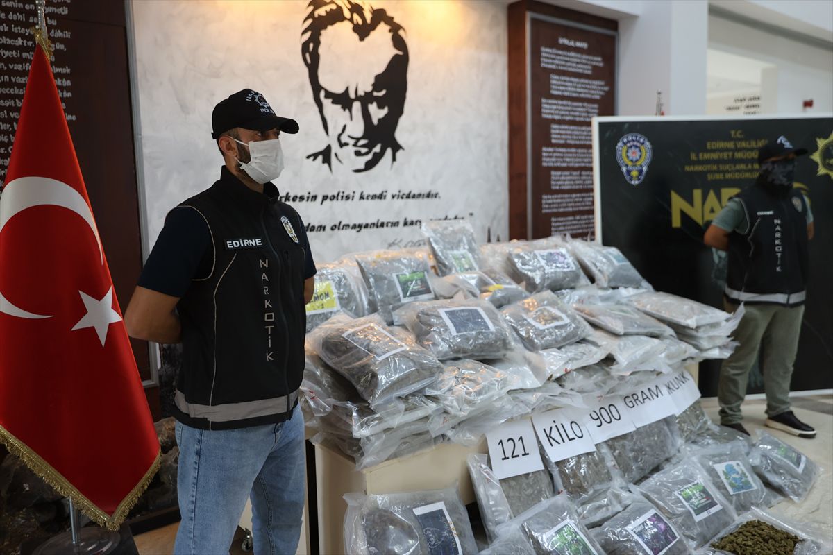 Hamzabeyli'de Tırda 121 Kilo Skunk Ele Geçirildi