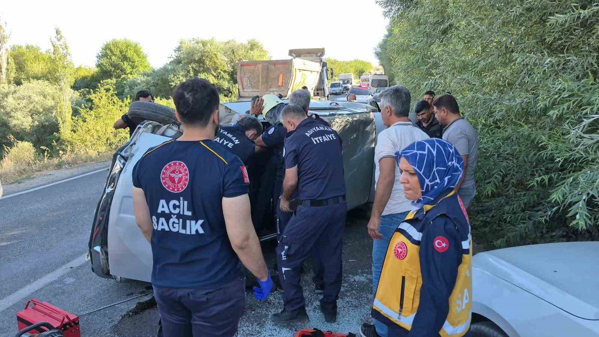 İki otomobil çarpıştı: 2 yaralı