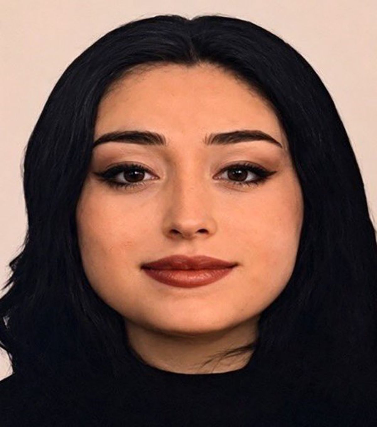 Kağıthane'de genç kadın 14. kattan düşerek hayatını kaybetti