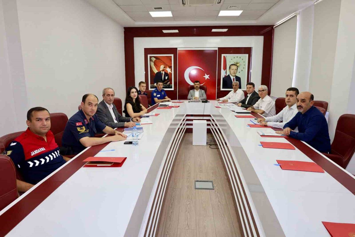 Kahta'da okul güvenliği toplantısı