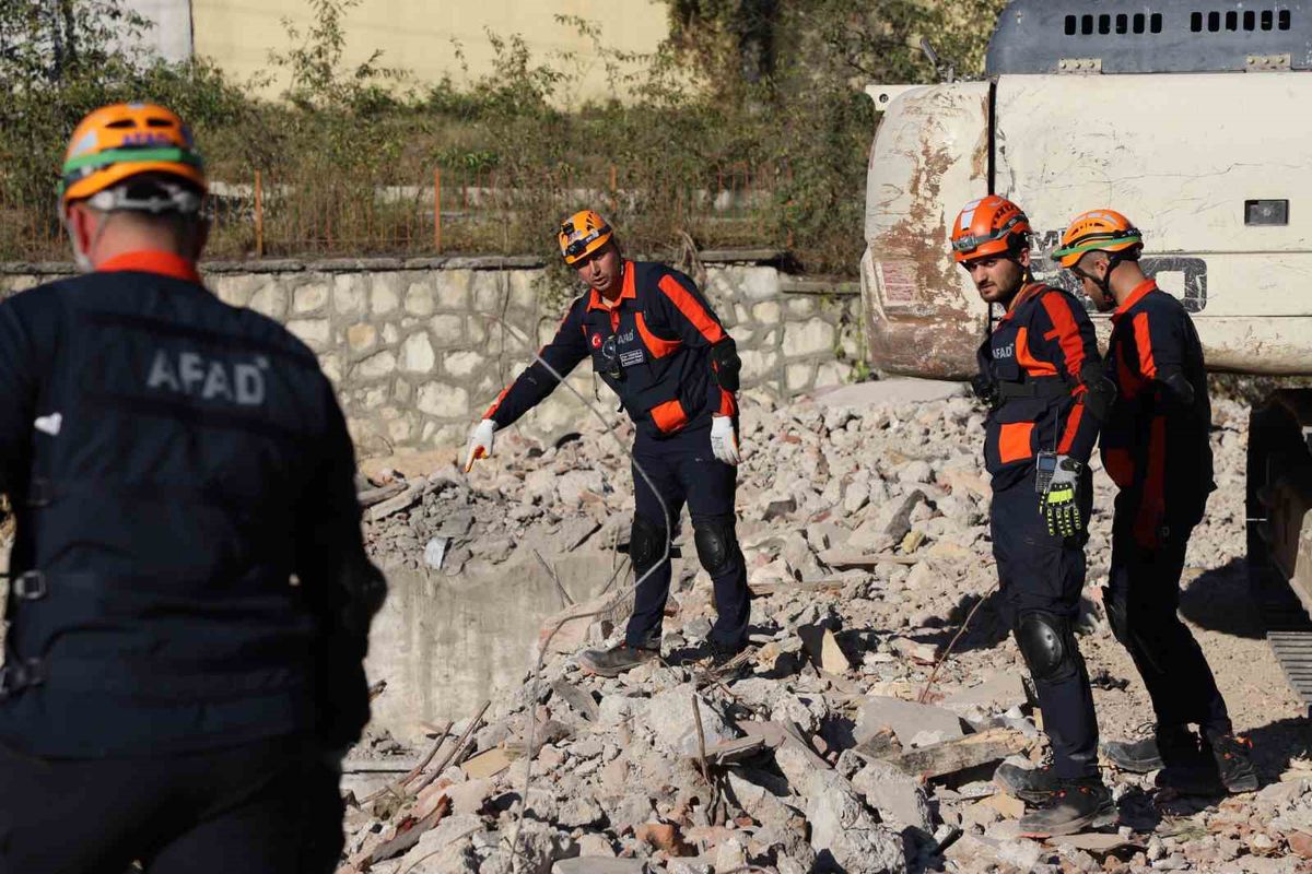 Kastamonu'da Habersiz Afet Tatbikatı: 131 Personel Başarıyla Müdahale Etti