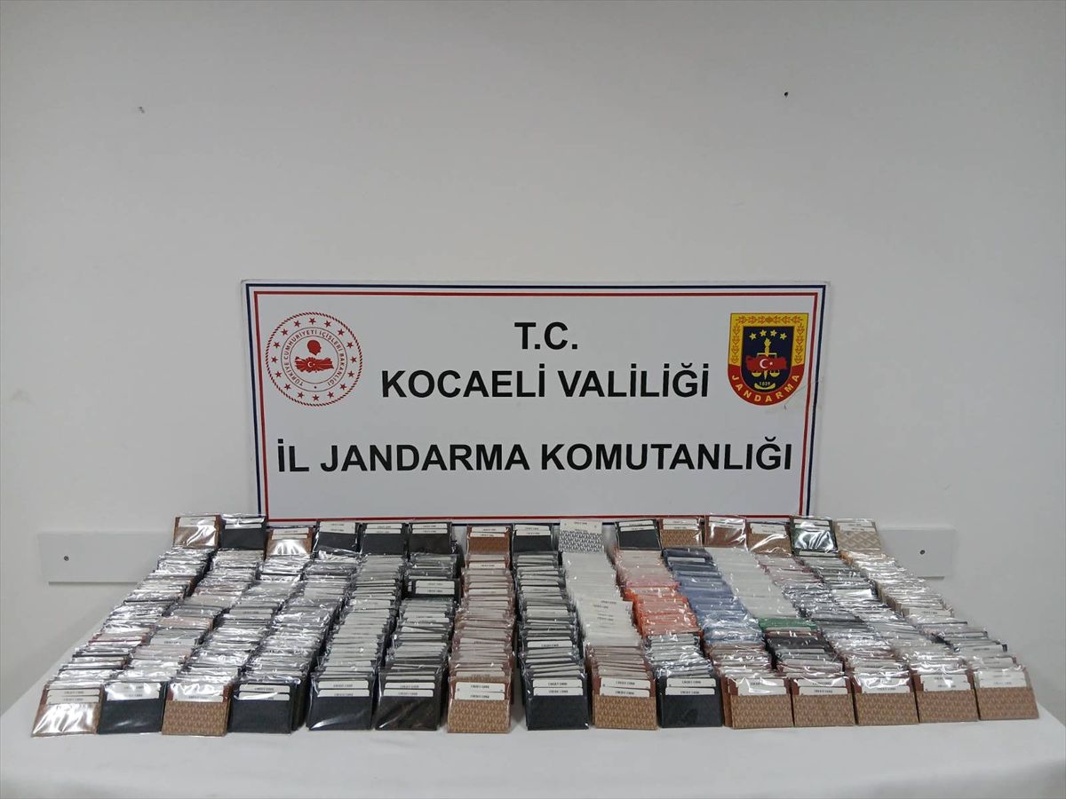 Dilovası'nda Kaçakçılık Operasyonu: Sahte Cüzdan ve Elektronik Sigara Ele Geçirildi