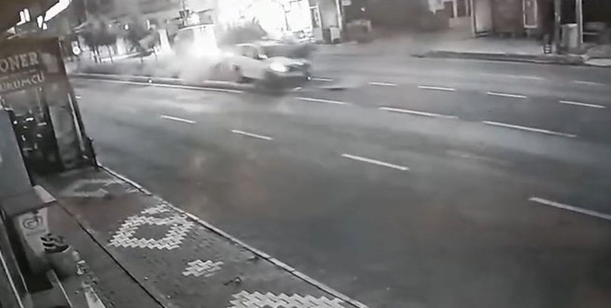 Nevşehir'de SUV Refüje Uçtu: Kaza Anı Kamerada
