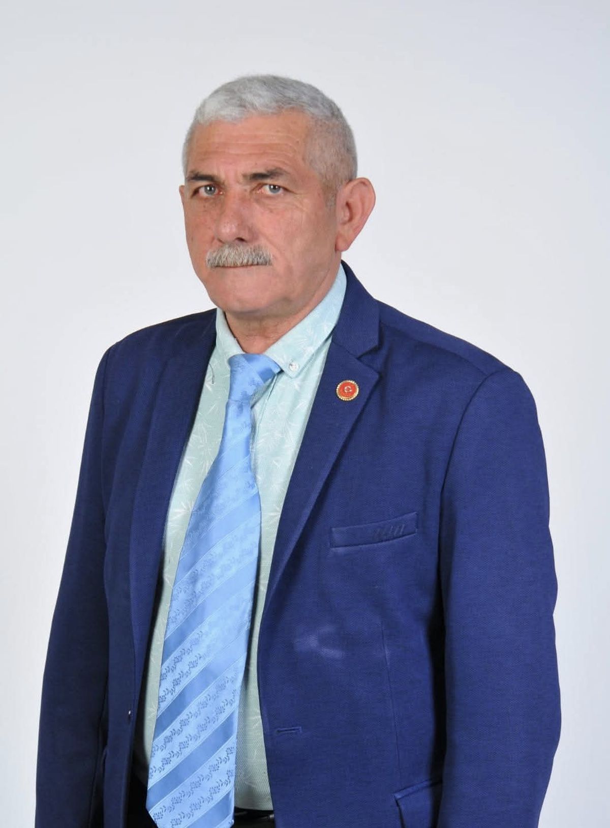 Yusufeli'nde Kamyonet Kazası: Muhtar Hayatını Kaybetti